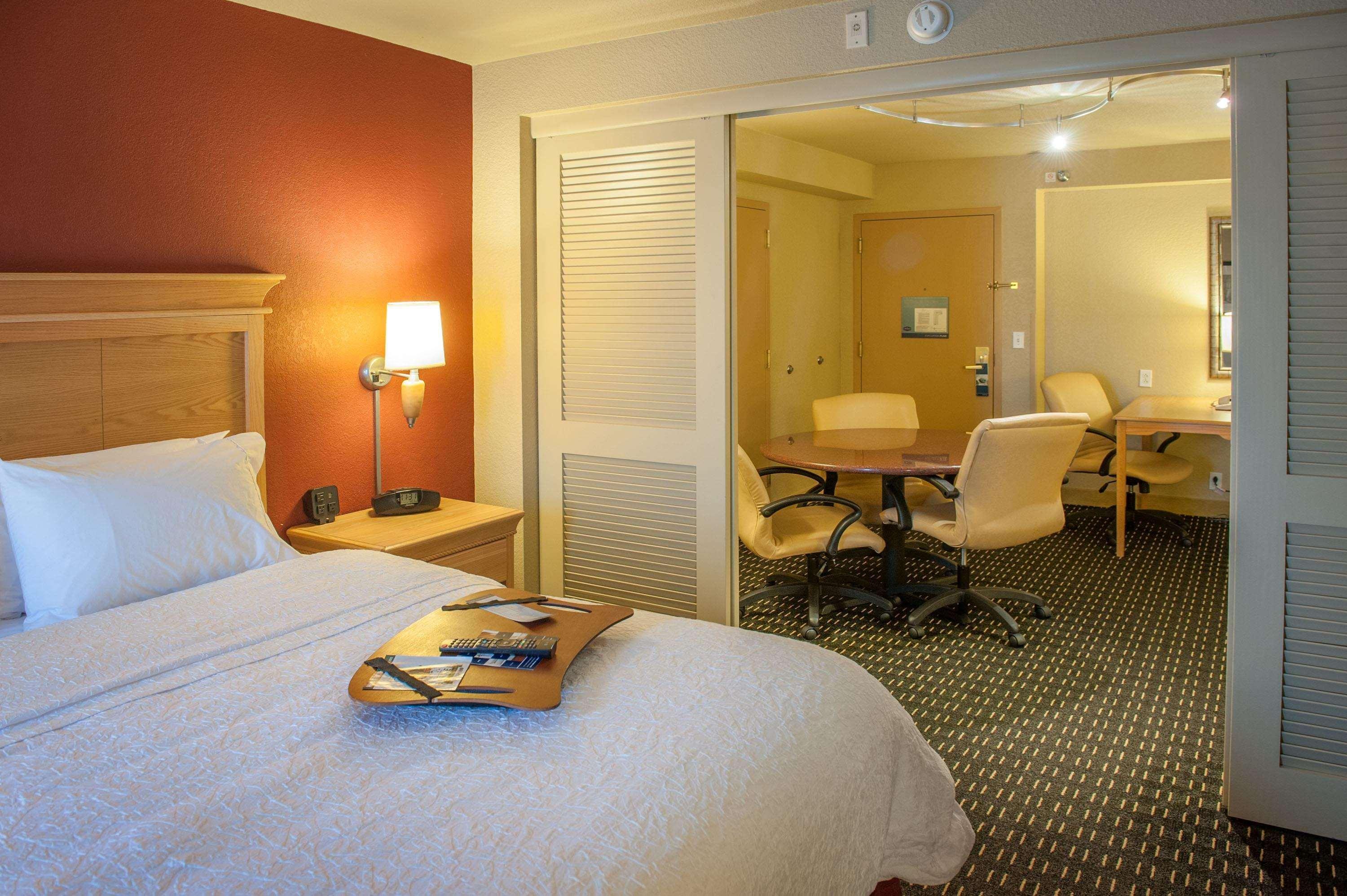 Hampton Inn Pensacola-Airport Экстерьер фото