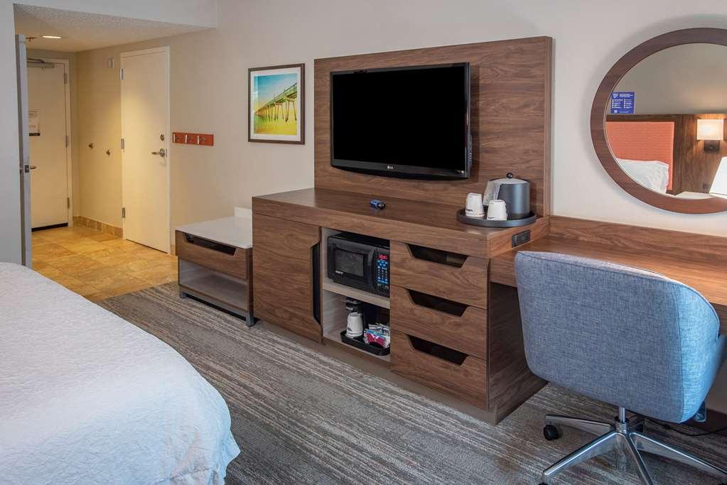 Hampton Inn Pensacola-Airport Номер фото