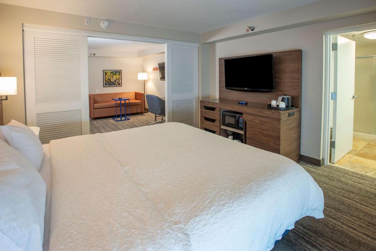 Hampton Inn Pensacola-Airport Экстерьер фото