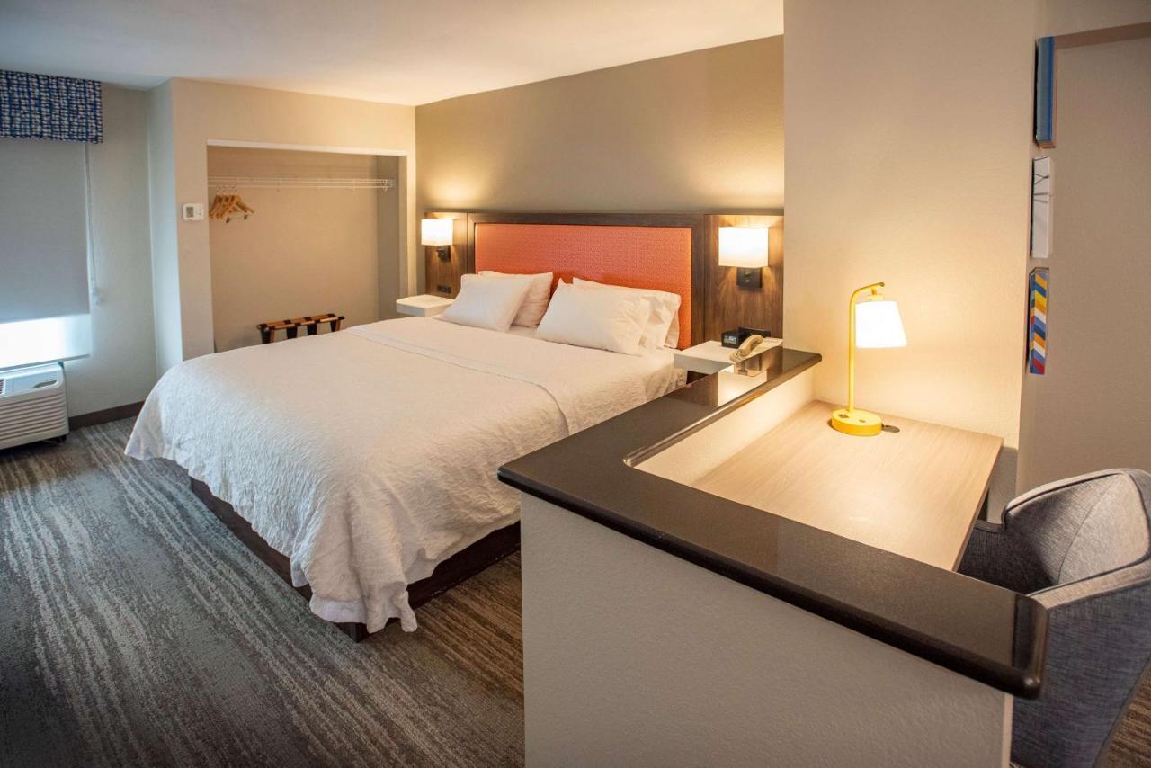 Hampton Inn Pensacola-Airport Экстерьер фото