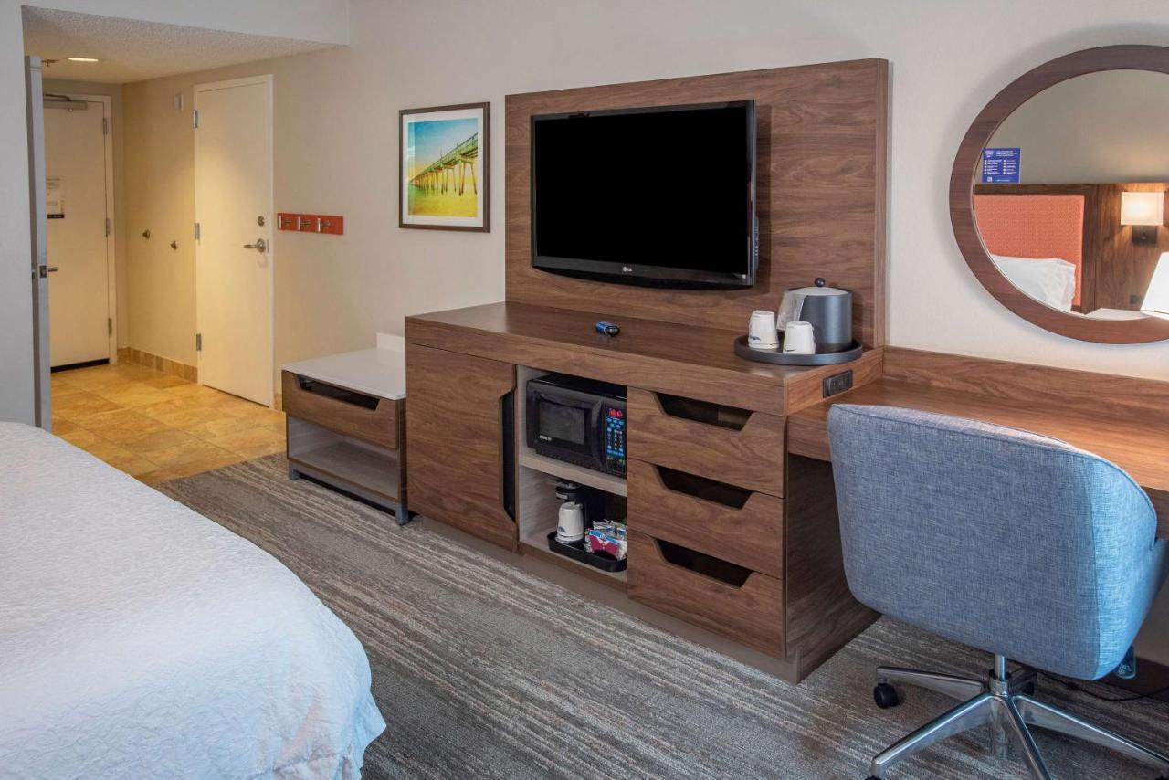 Hampton Inn Pensacola-Airport Экстерьер фото