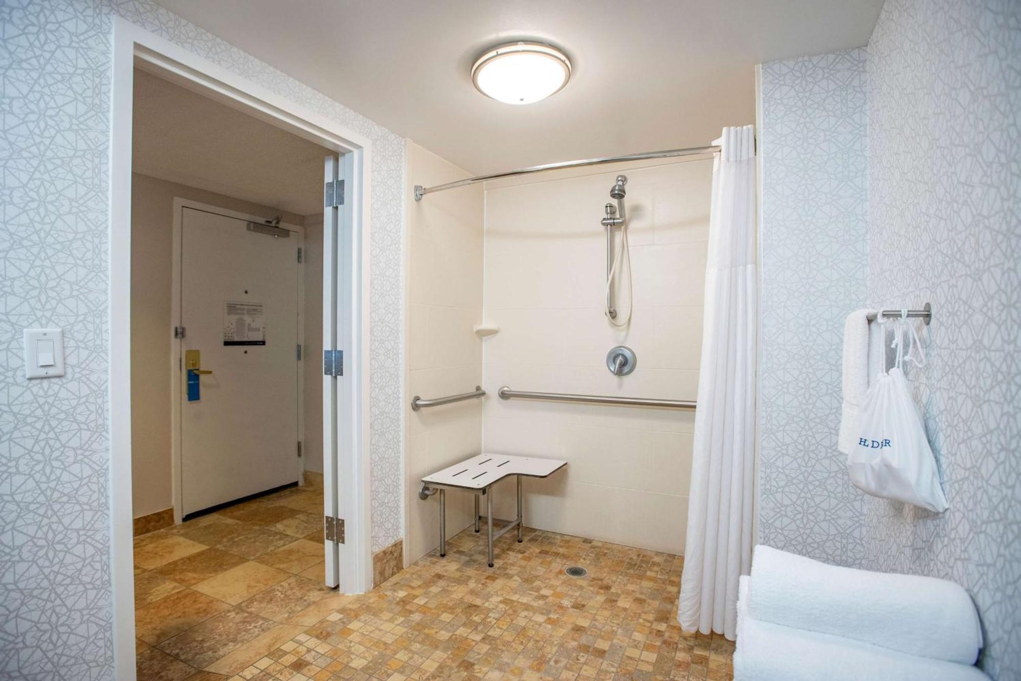 Hampton Inn Pensacola-Airport Экстерьер фото