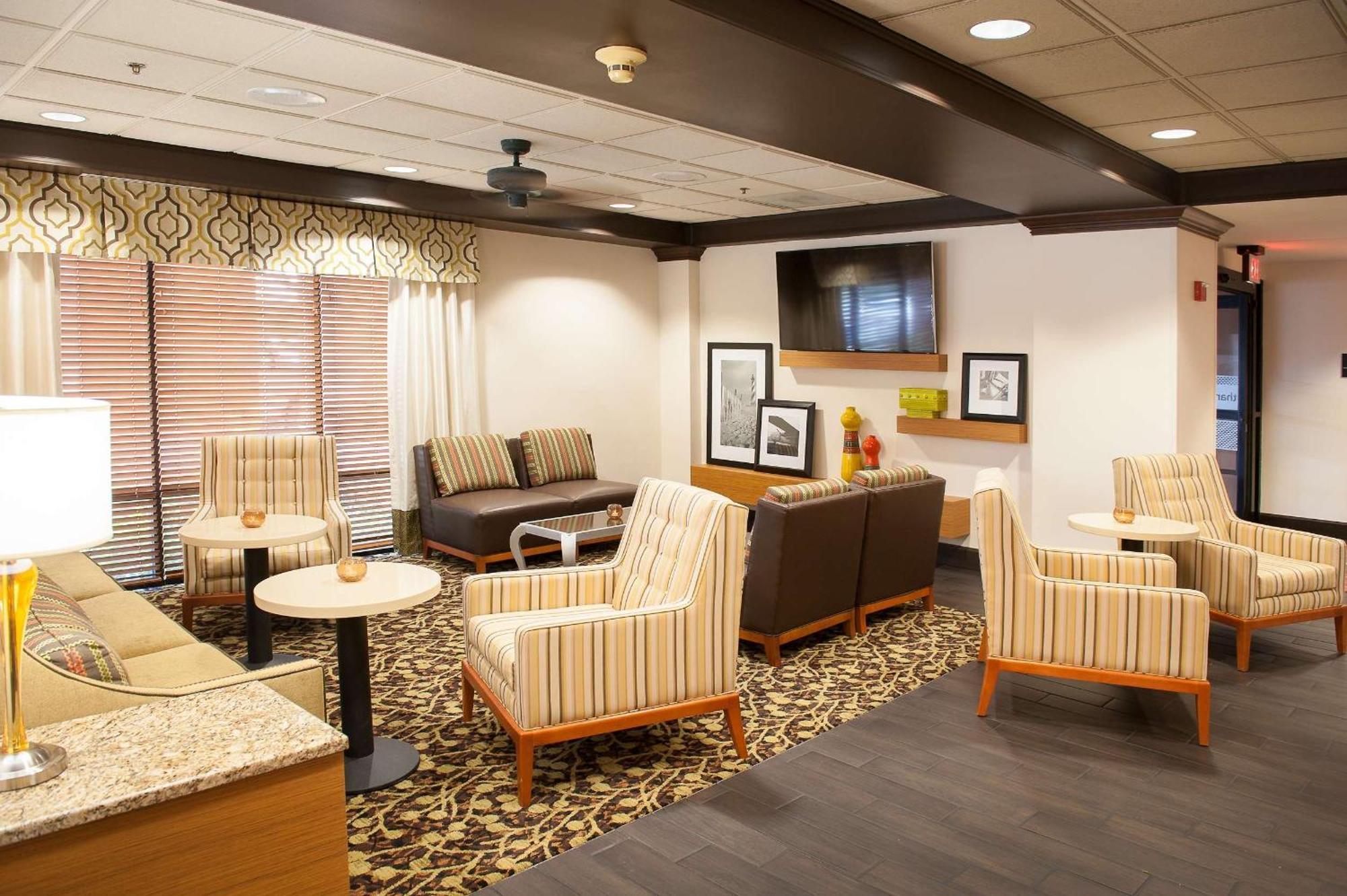 Hampton Inn Pensacola-Airport Экстерьер фото