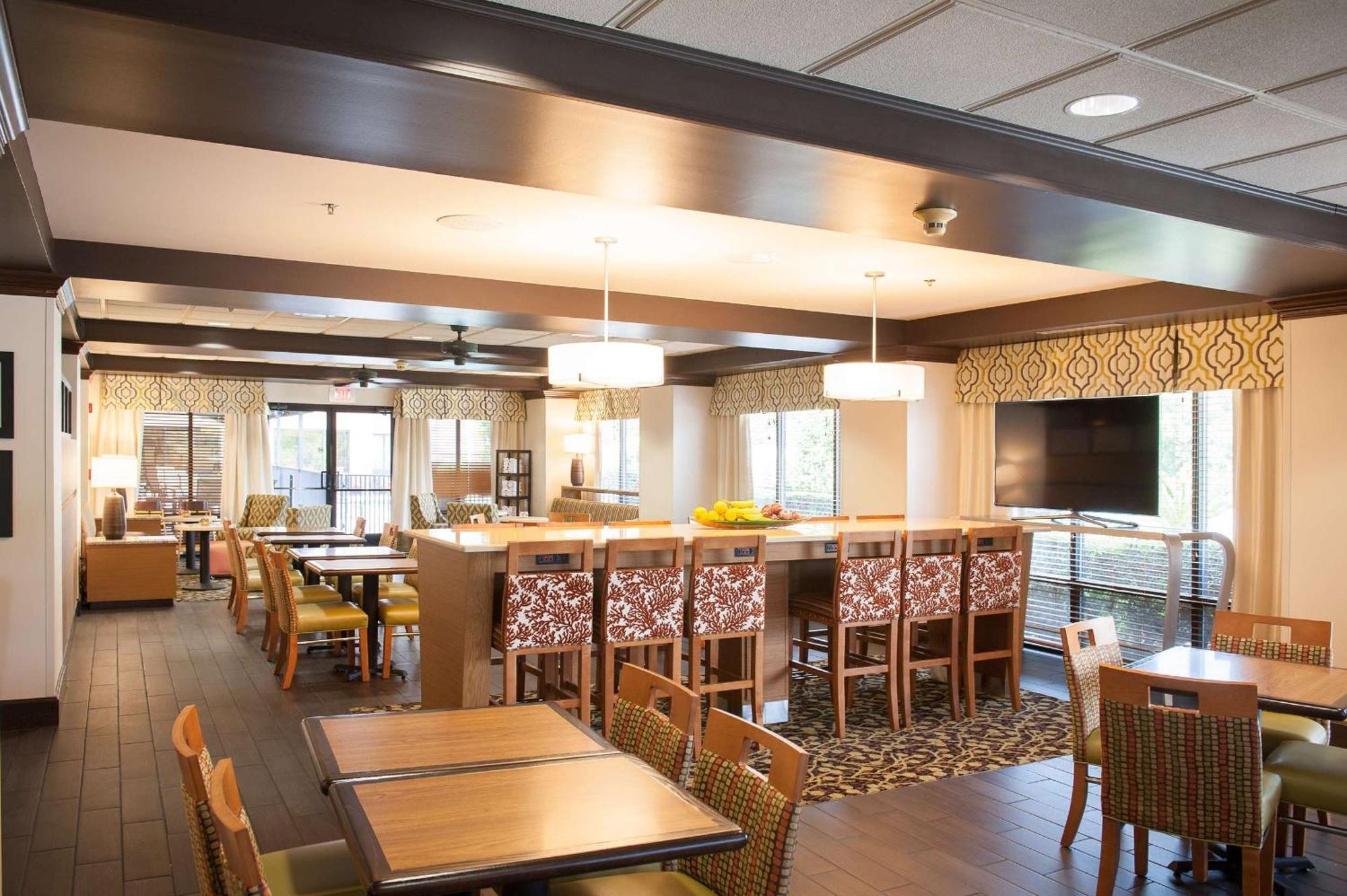 Hampton Inn Pensacola-Airport Экстерьер фото